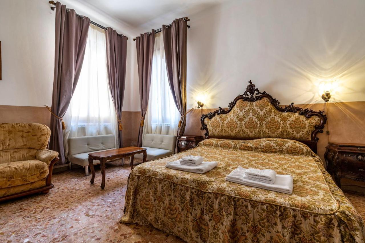 Queen House Venezia Exterior photo