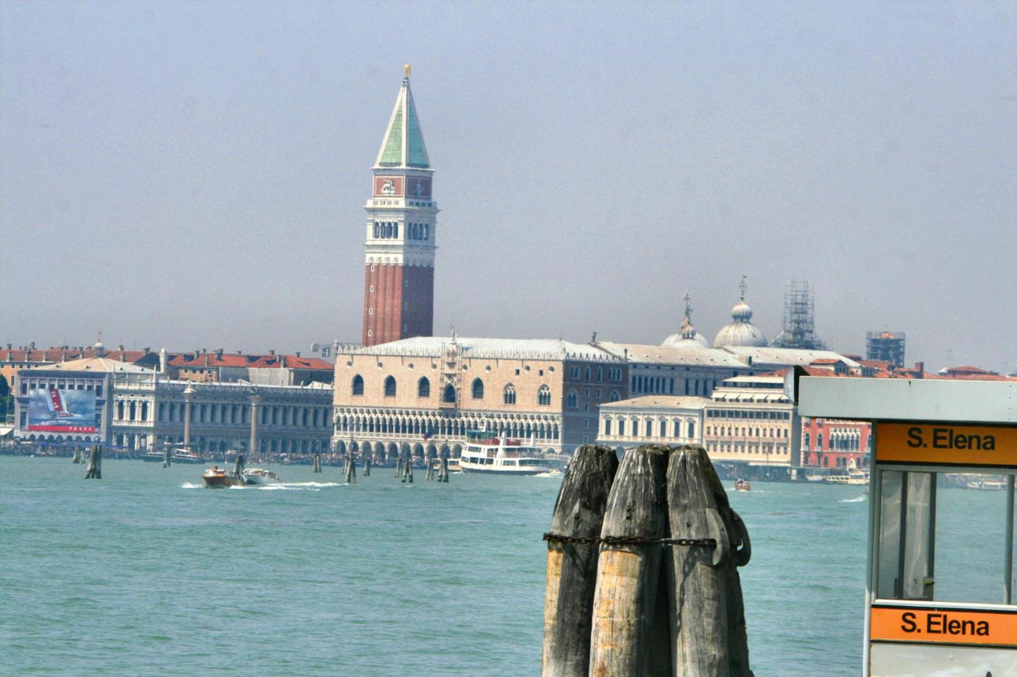 Queen House Venezia Exterior photo